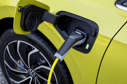 Volkswagen Golf eHybrid Charging